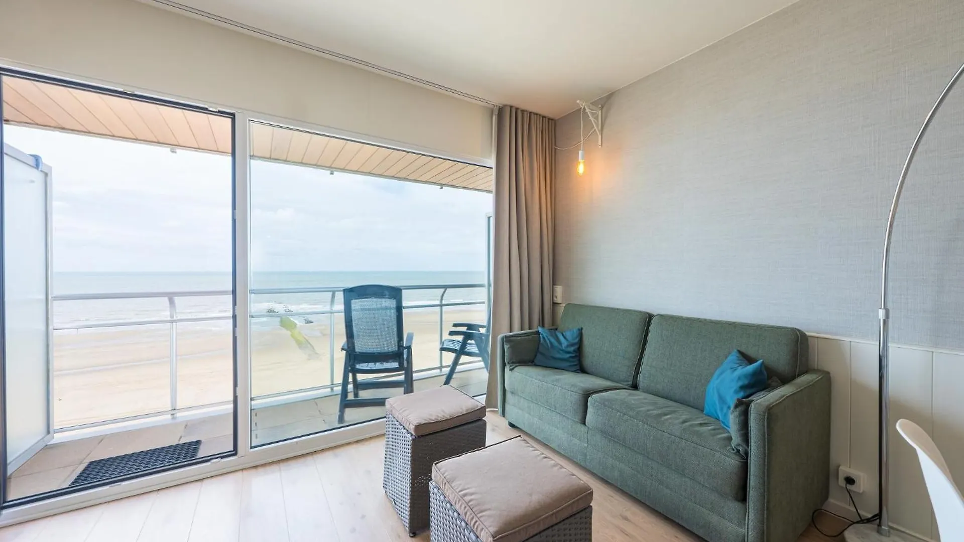 Studio On 6Th Floor For Family Middelkerke