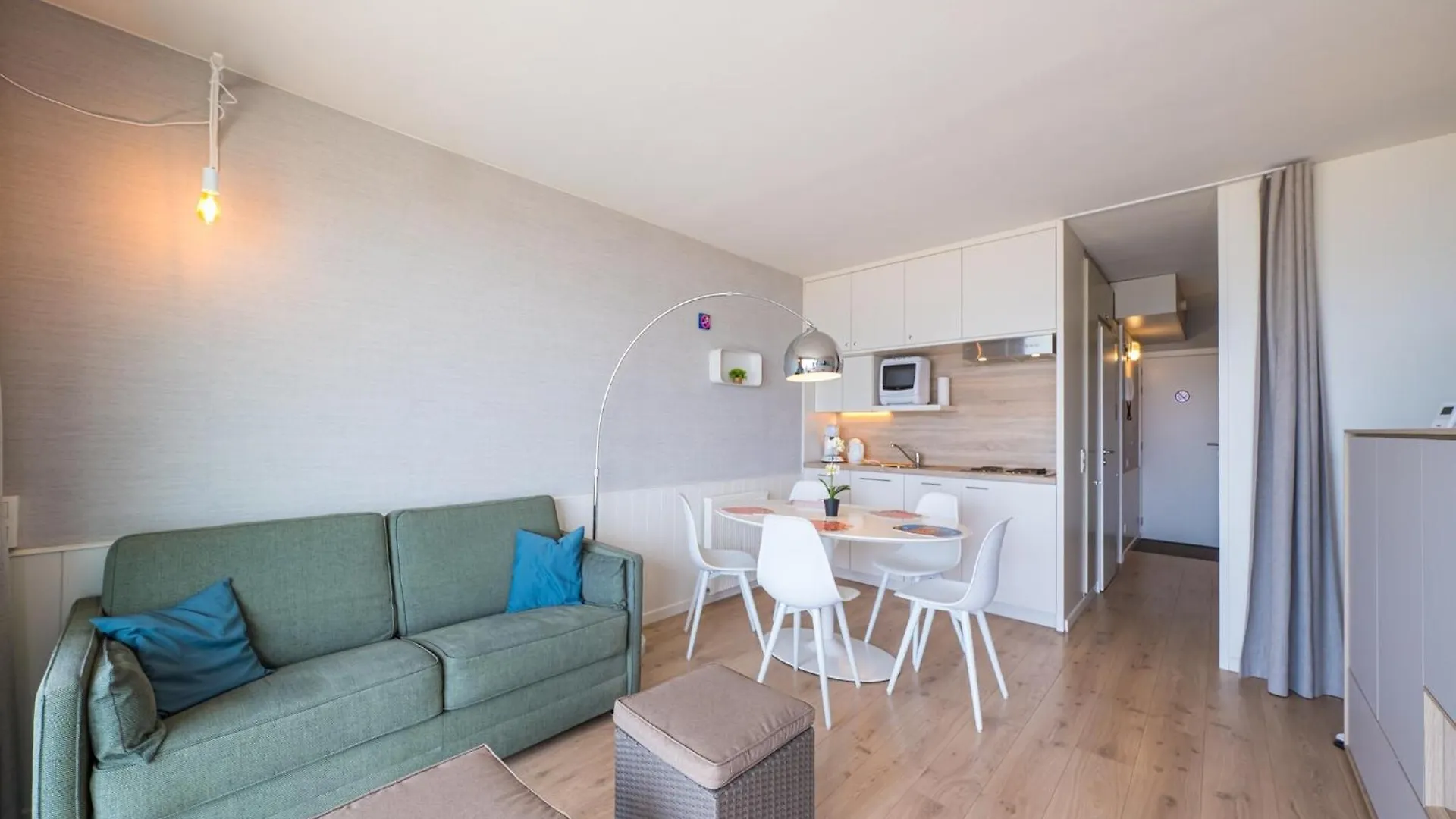 Studio On 6Th Floor For Family Middelkerke